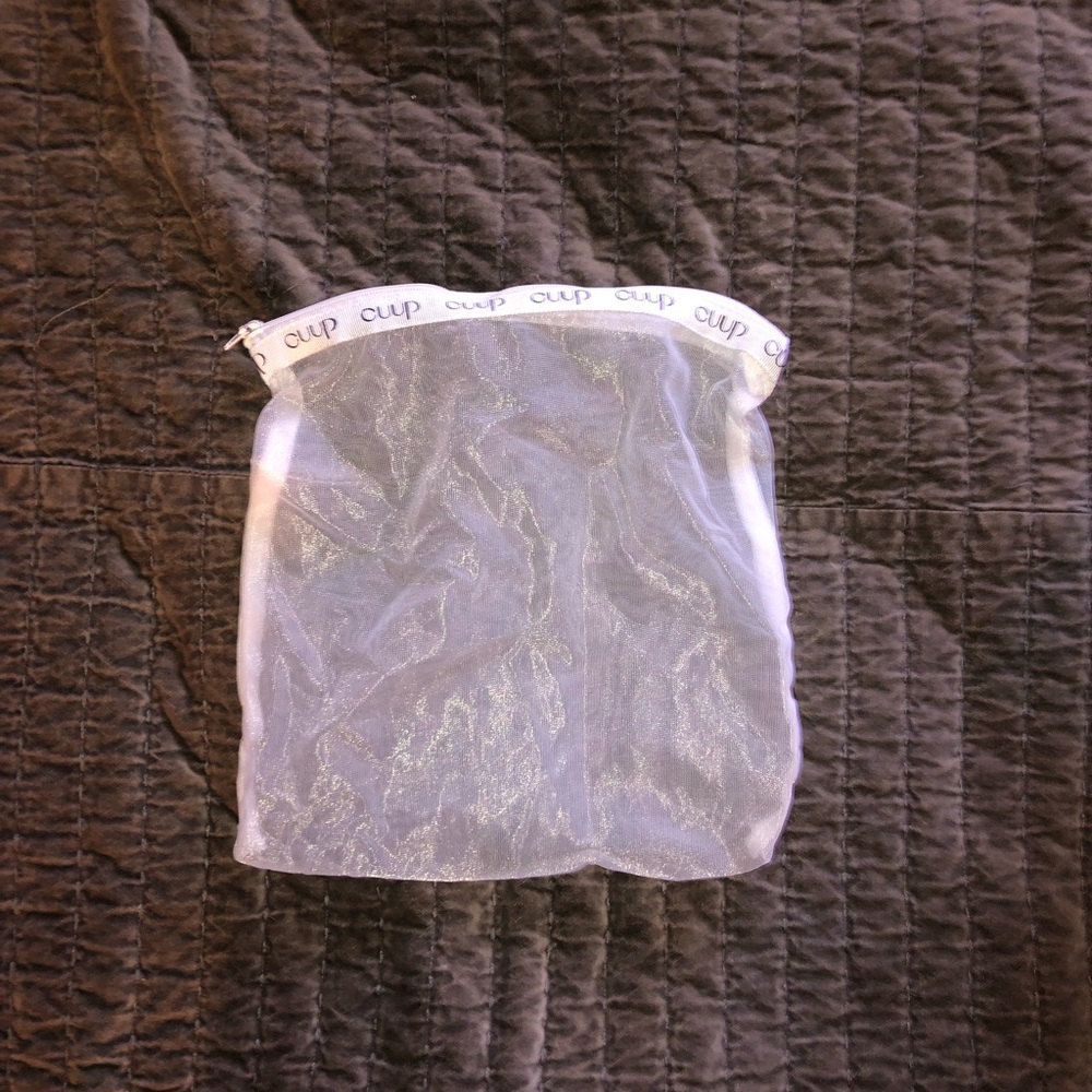 Mesh wash bag